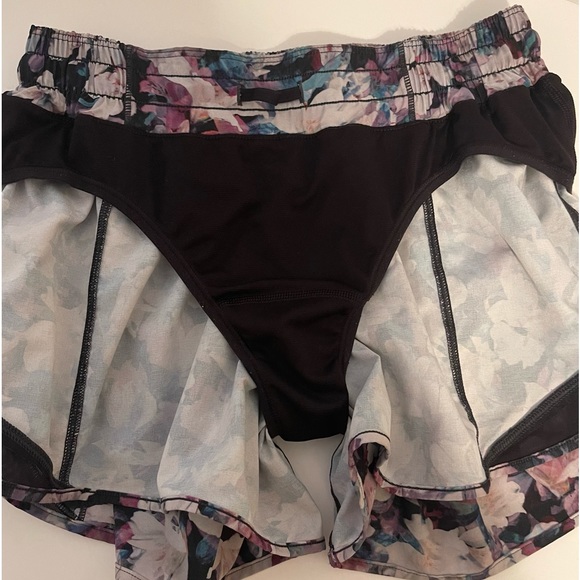 Lululemon Hotty Hot Short 2.5 Utopia Multi /Deep Phantom Size 4 Tall - Picture 6 of 14